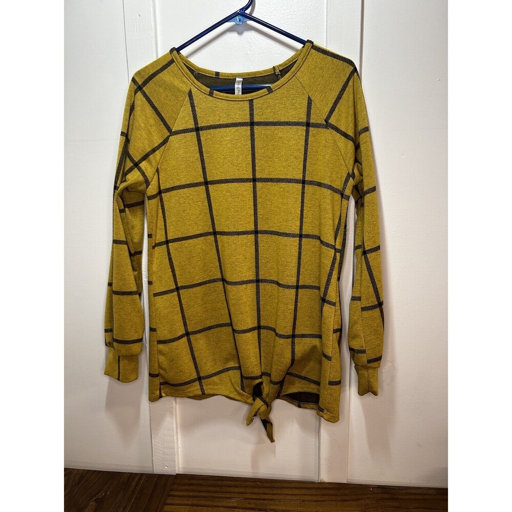 Acting Pro Women’s Long Sleeve Mustard Tie Front Sweater Medium